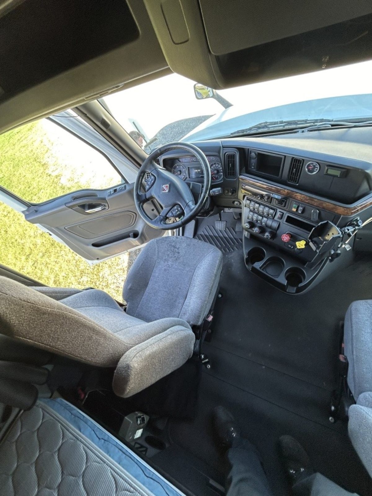 2018 Navistar International LT625 SLPR CAB 572522