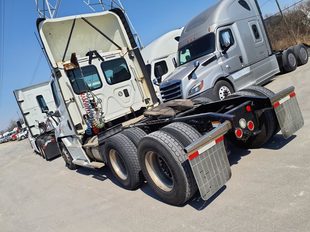 2015 Freightliner/Mercedes CASCADIA 125 572821