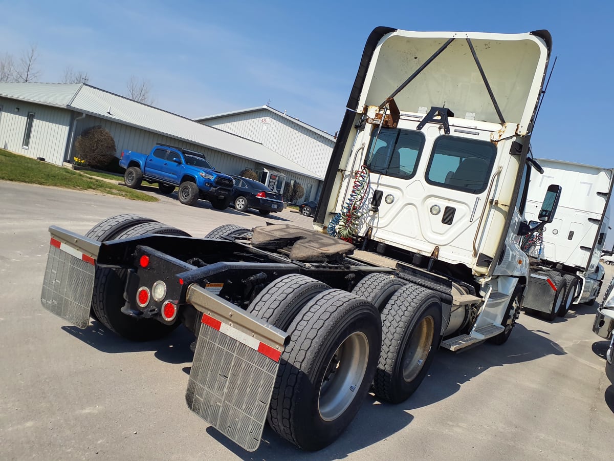 2015 Freightliner/Mercedes CASCADIA 125 572821