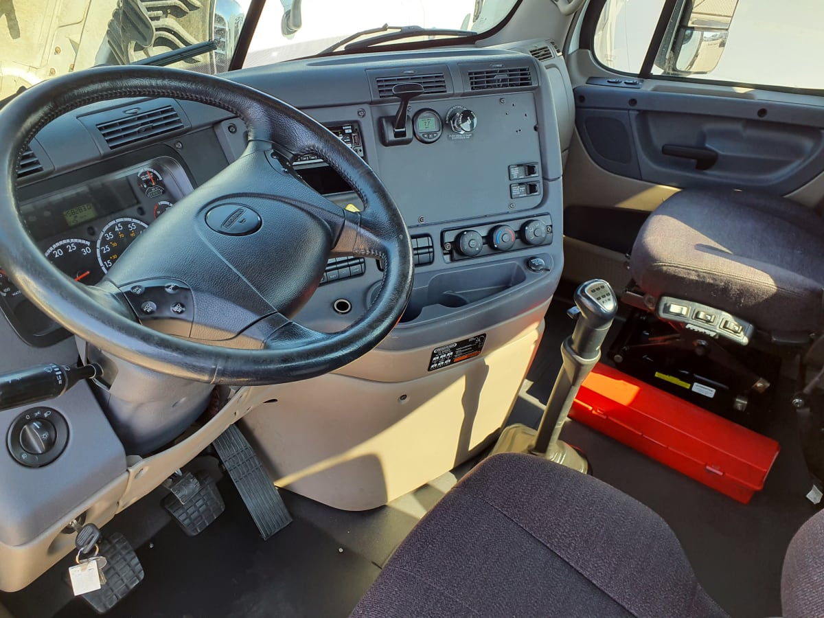 2015 Freightliner/Mercedes CASCADIA 125 572821