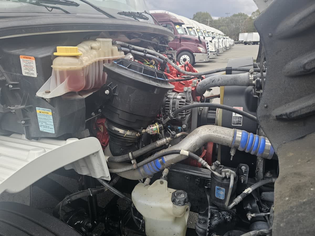 2022 Freightliner/Mercedes M2 106 572966