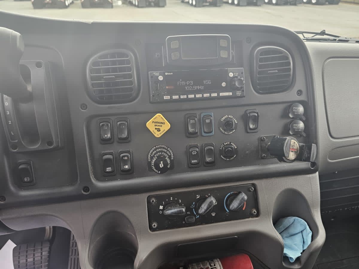 2022 Freightliner/Mercedes M2 106 572966
