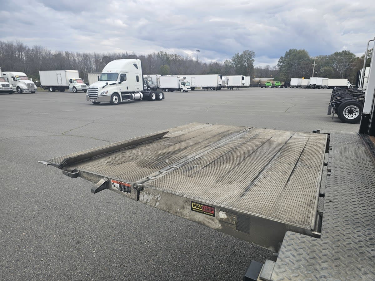 2022 Freightliner/Mercedes M2 106 572966