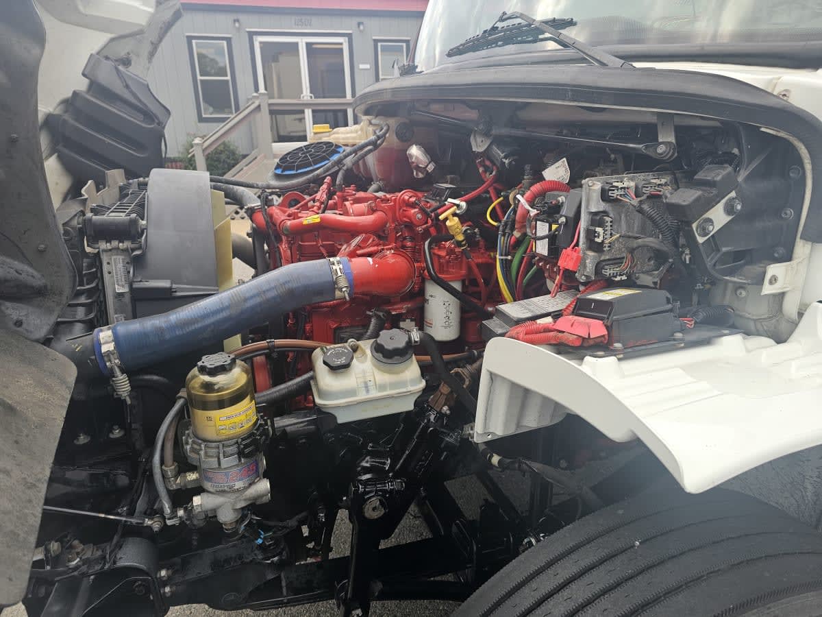 2022 Freightliner/Mercedes M2 106 572966