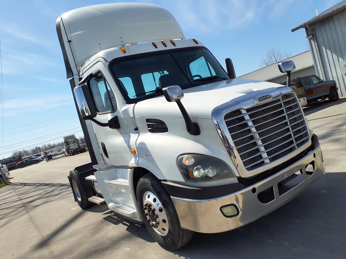 2015 Freightliner/Mercedes CASCADIA 113 573146