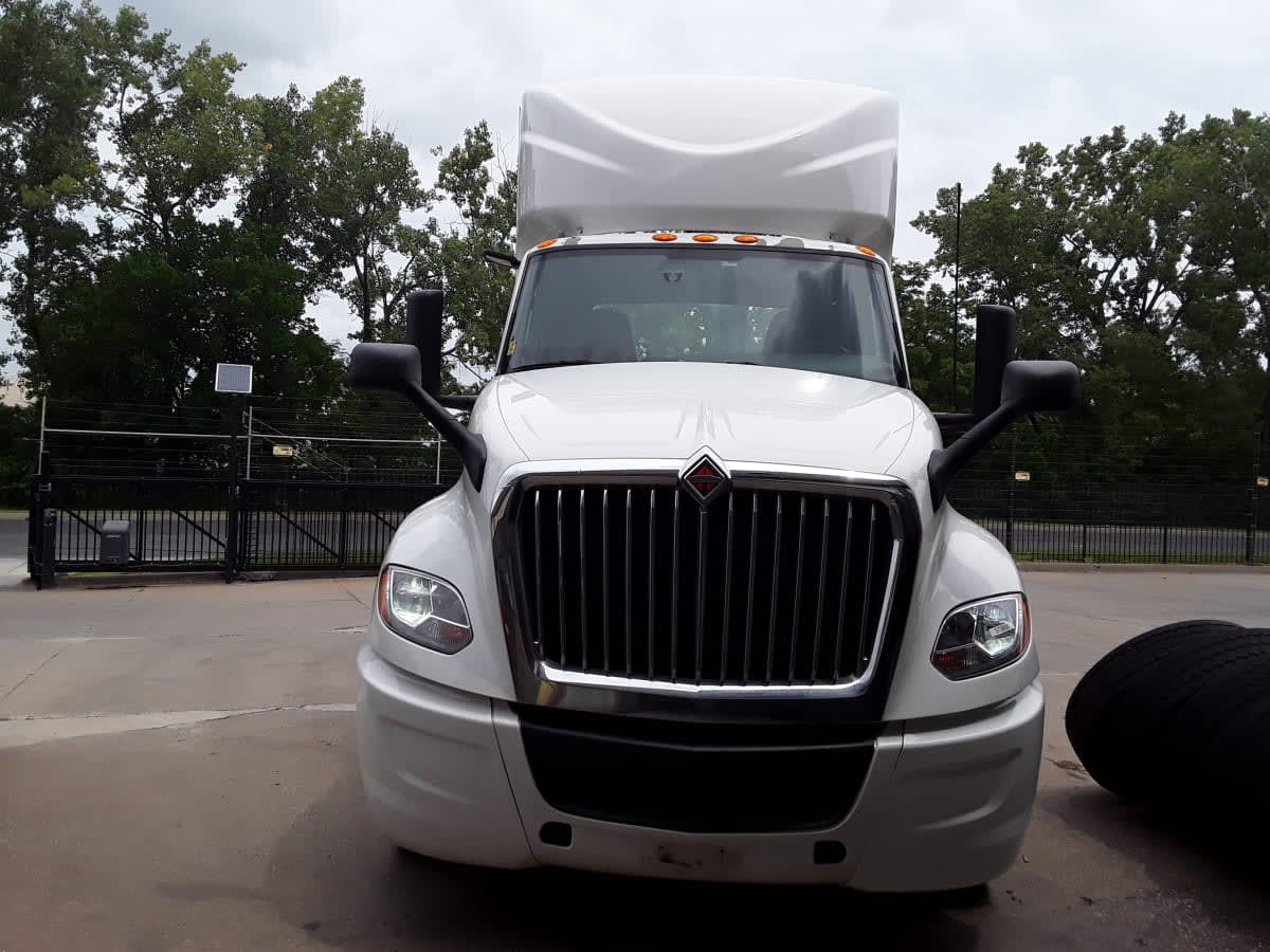 2022 International LT in Kansas City, MO — photo 2