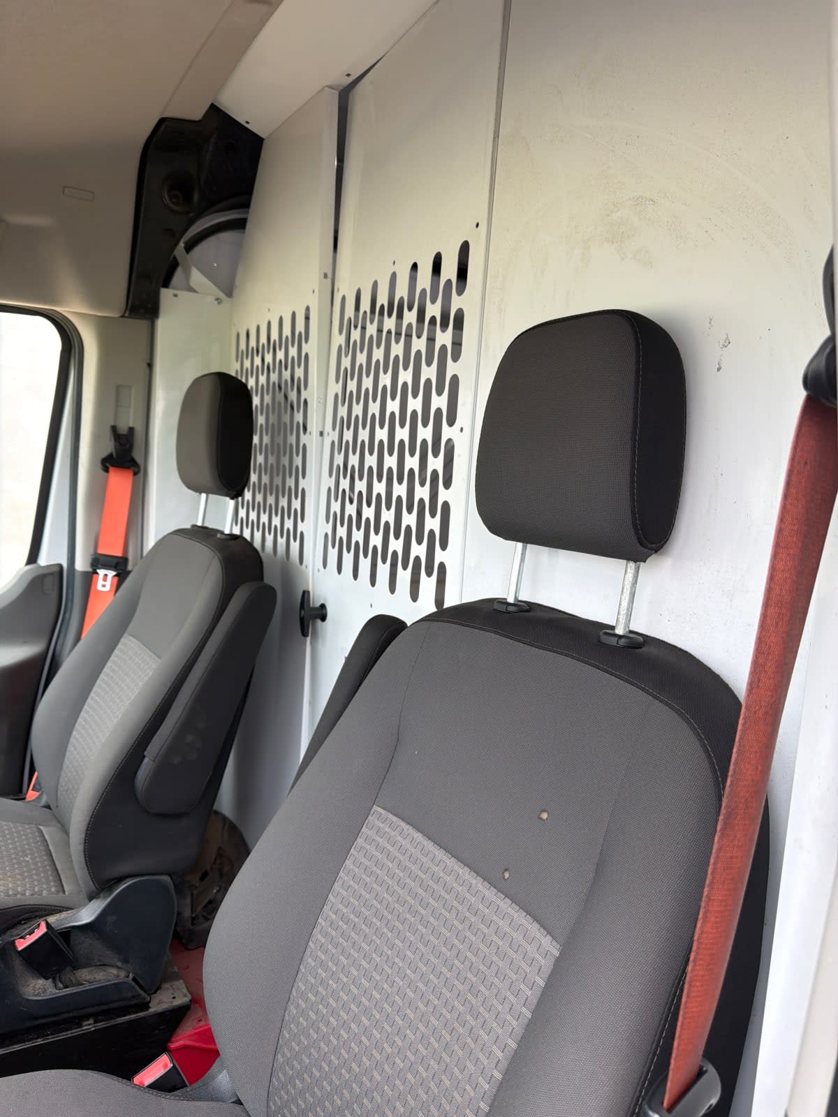 2021 Ford Motor Company TRANSIT 250 MED ROOF 574707
