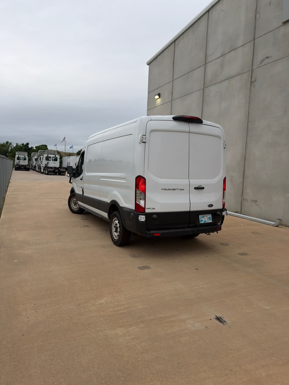 2021 Ford Motor Company TRANSIT 250 MED ROOF 574707