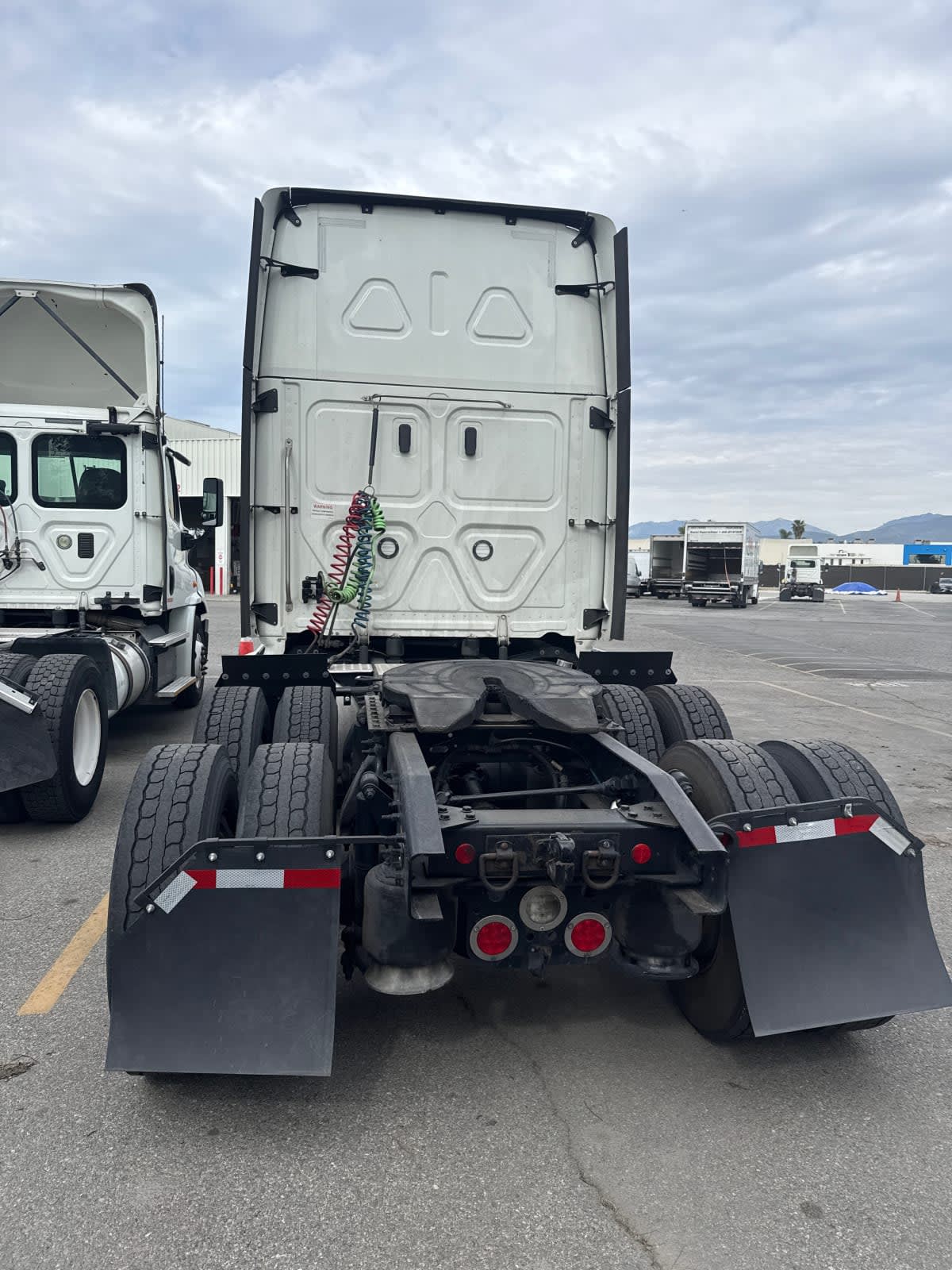 2023 Freightliner - image 5