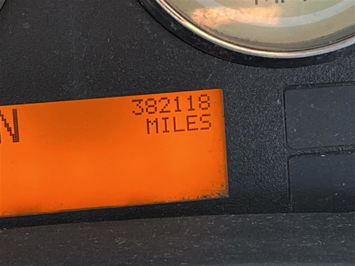 2016 International - image 10