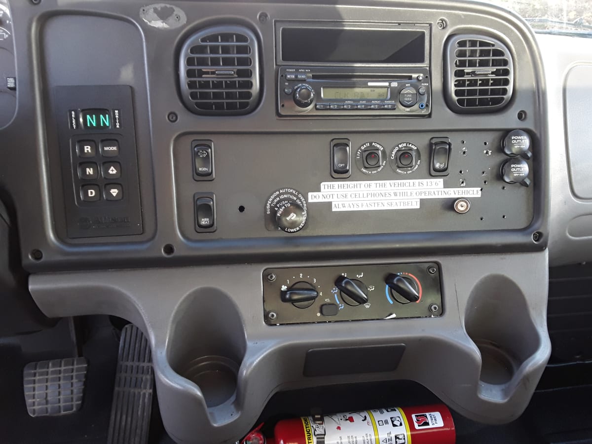 2015 Freightliner/Mercedes M2 106 577078