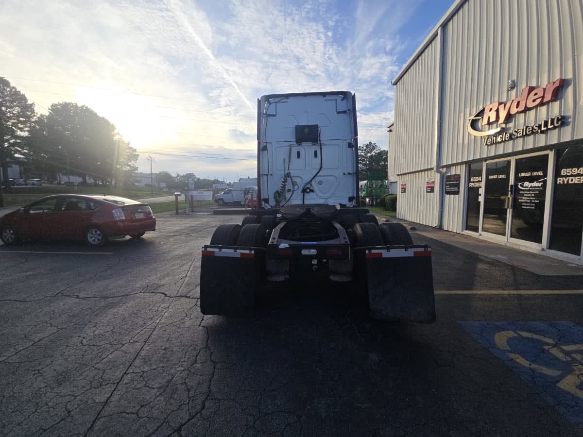2019 Freightliner Cascadia in Doraville, GA — photo 5