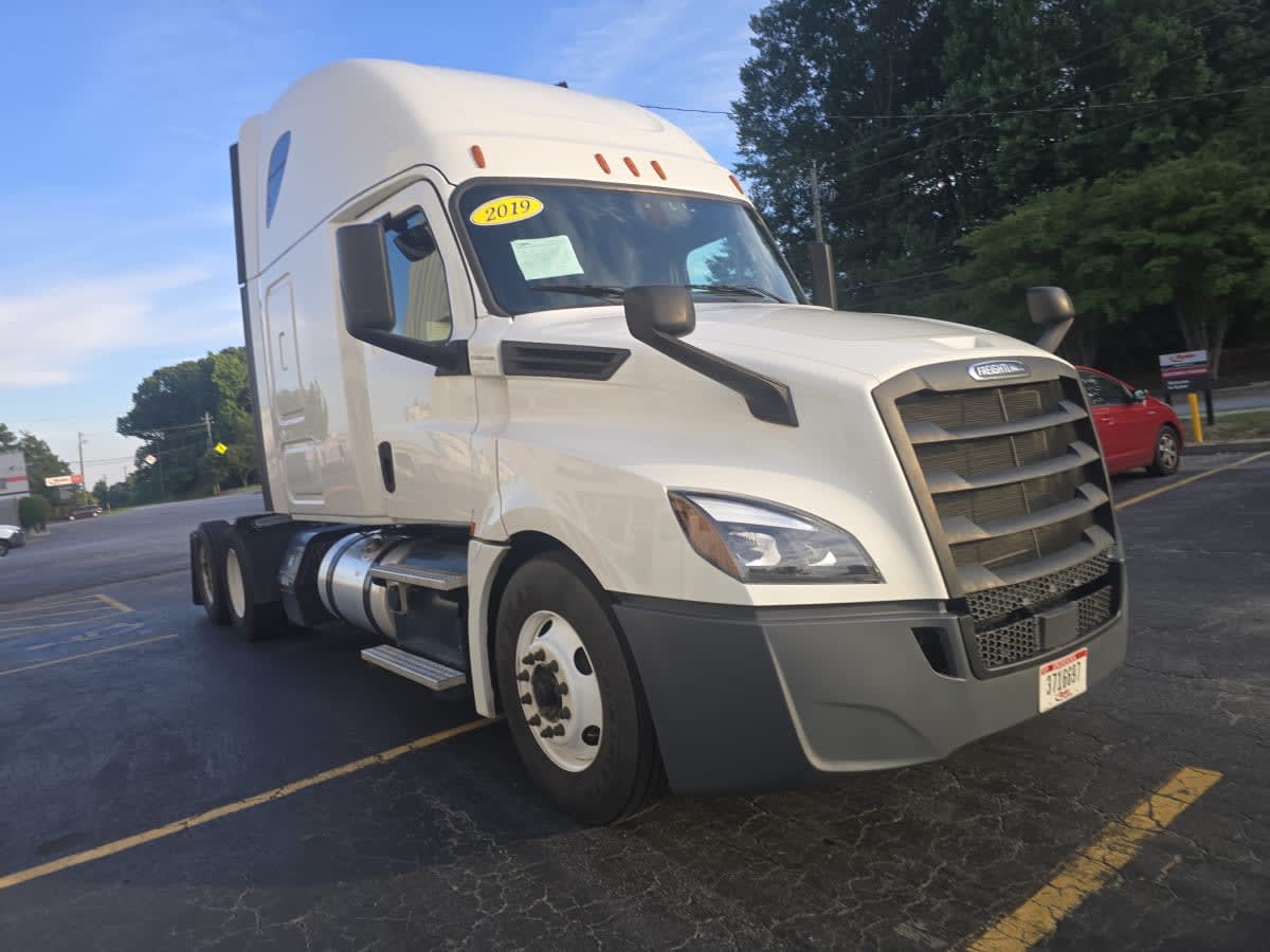 2019 Freightliner Cascadia in Doraville, GA — photo 3