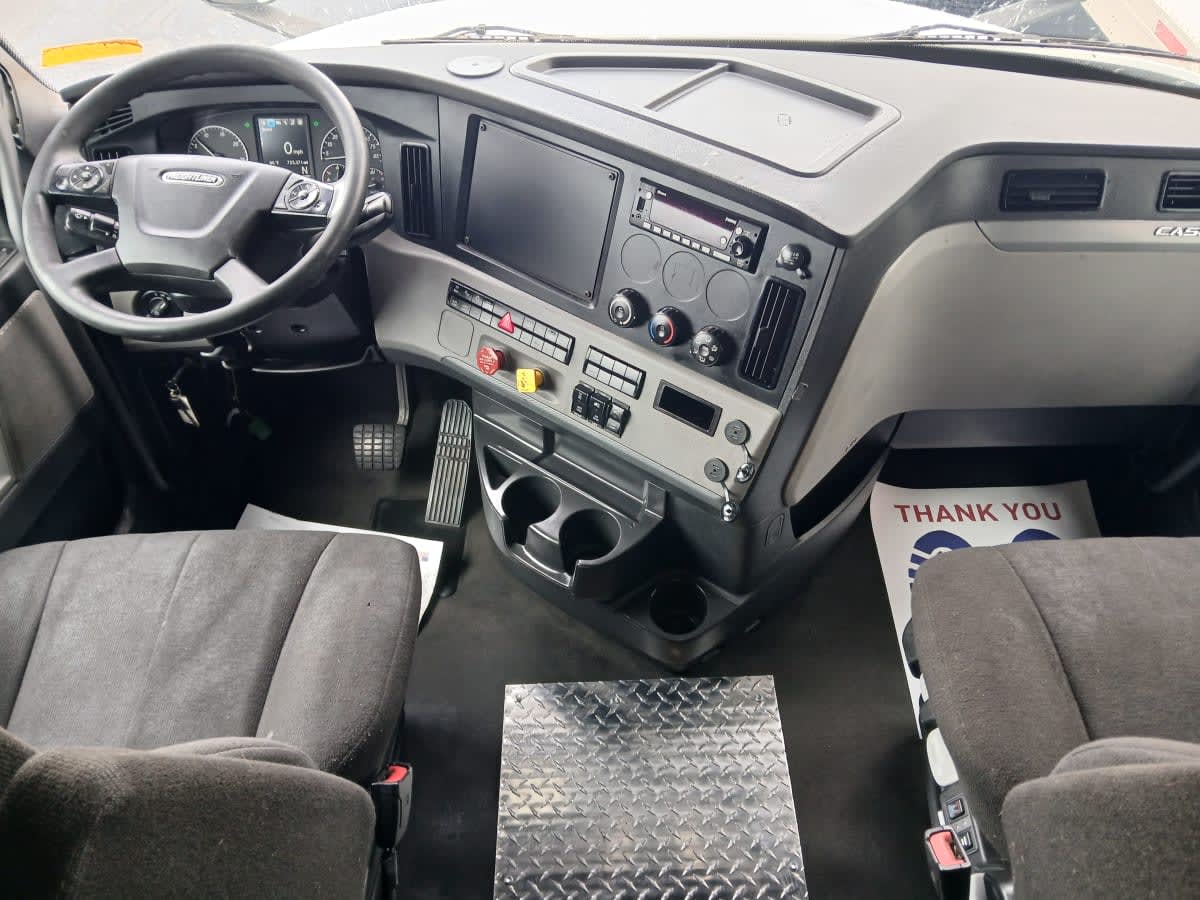 2022 Freightliner Cascadia in Jacksonville, FL — photo 7