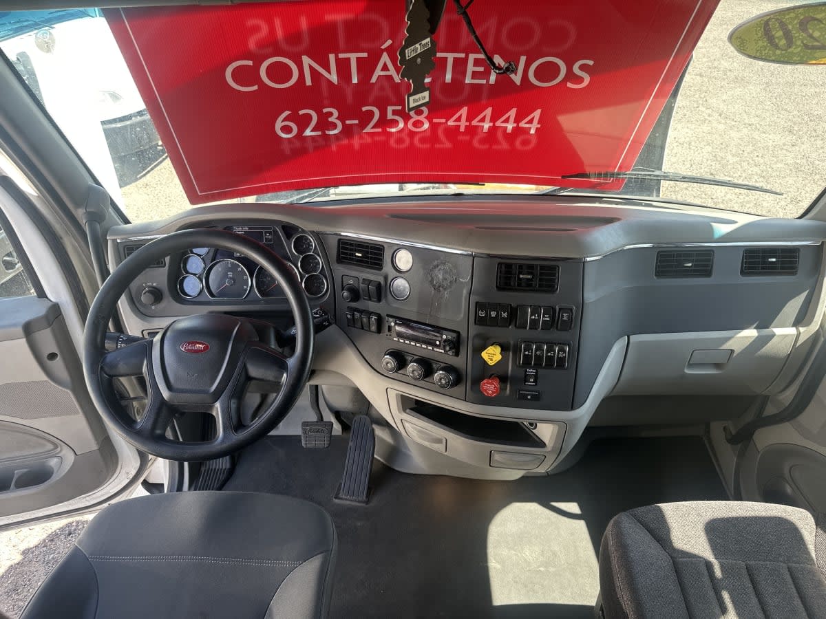 2020 Peterbilt 579 581075