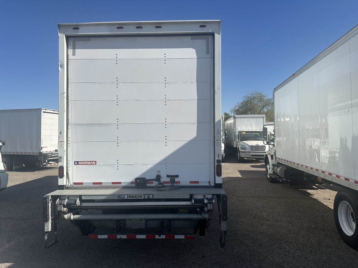 2020 Freightliner/Mercedes M2 106 581080