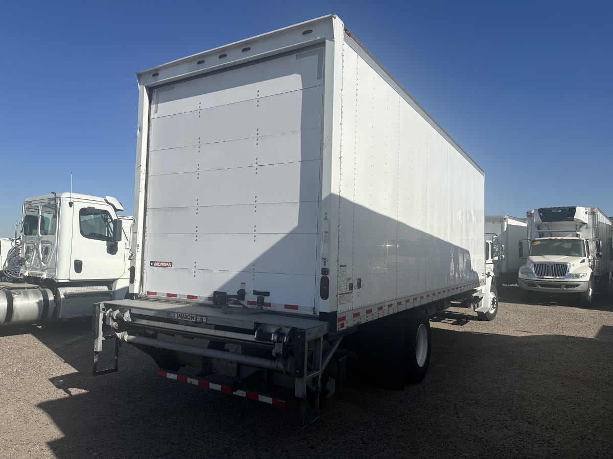 2020 Freightliner/Mercedes M2 106 581080