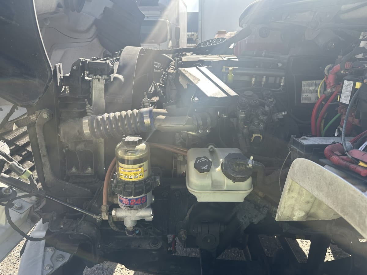 2020 Freightliner/Mercedes M2 106 581080