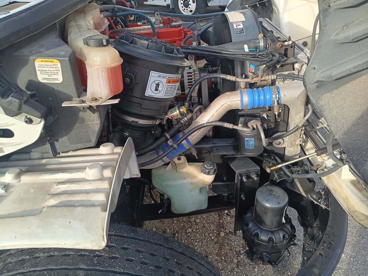 2014 Freightliner M2 106 581592
