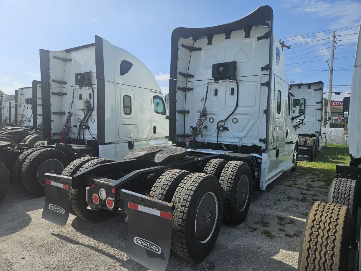 2023 Freightliner/Mercedes NEW CASCADIA PX12664 581699