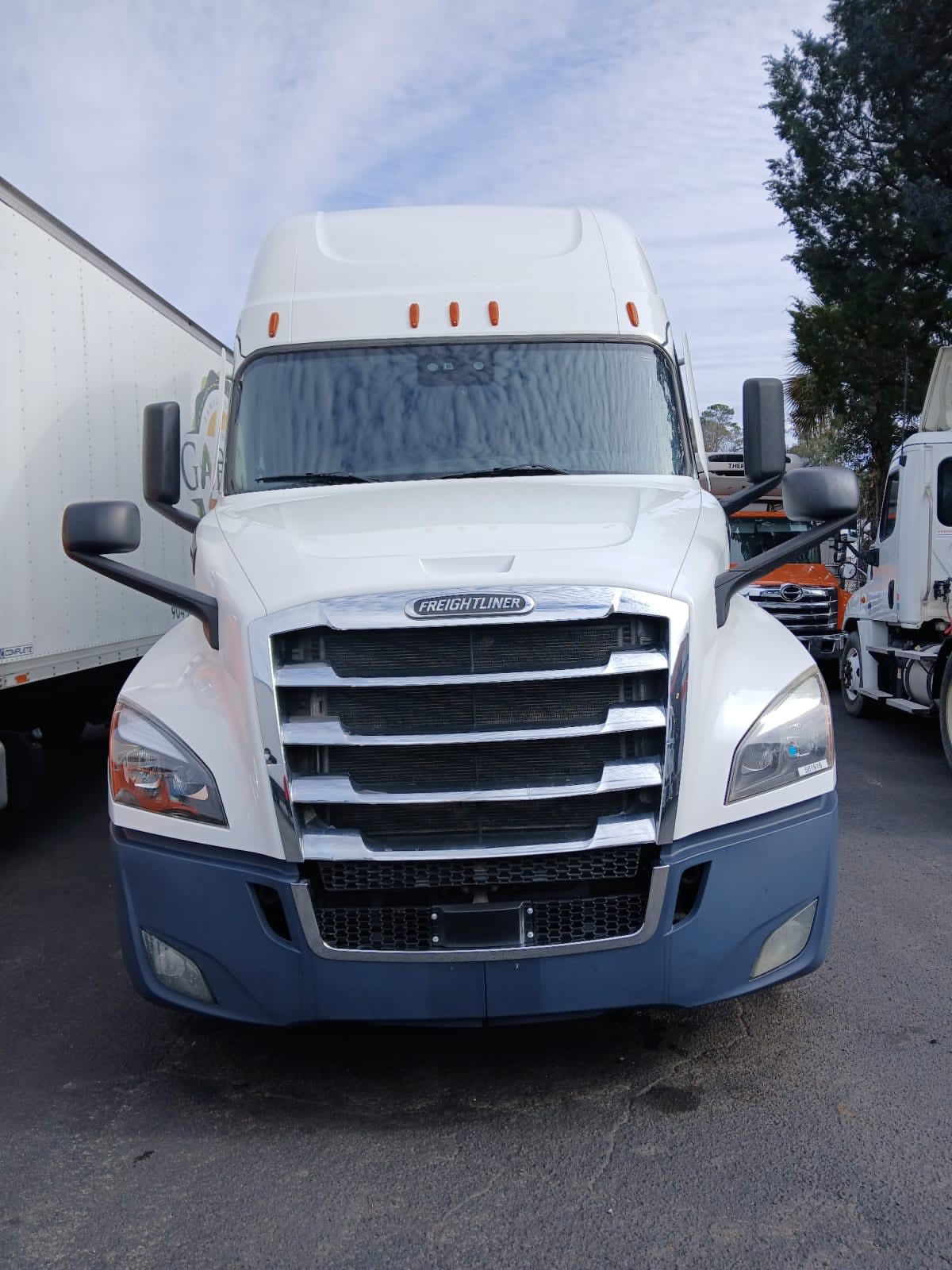 2022 Freightliner - image 1