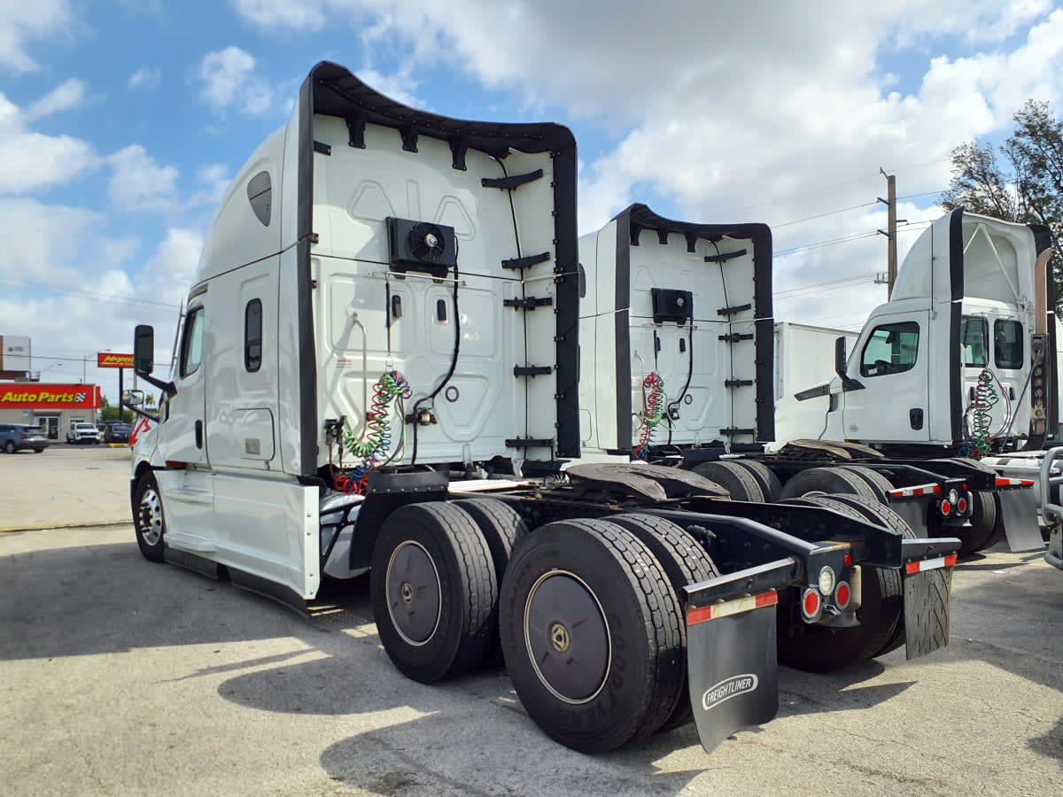 2022 Freightliner - image 6