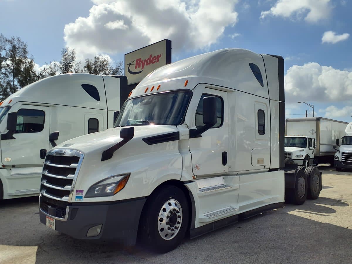 2022 Freightliner - image 1