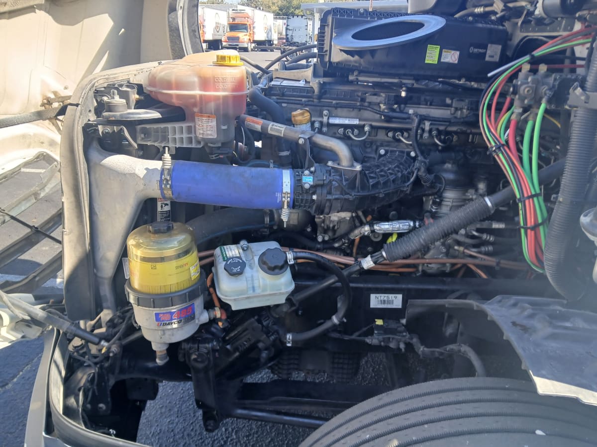 2022 Freightliner - image 9