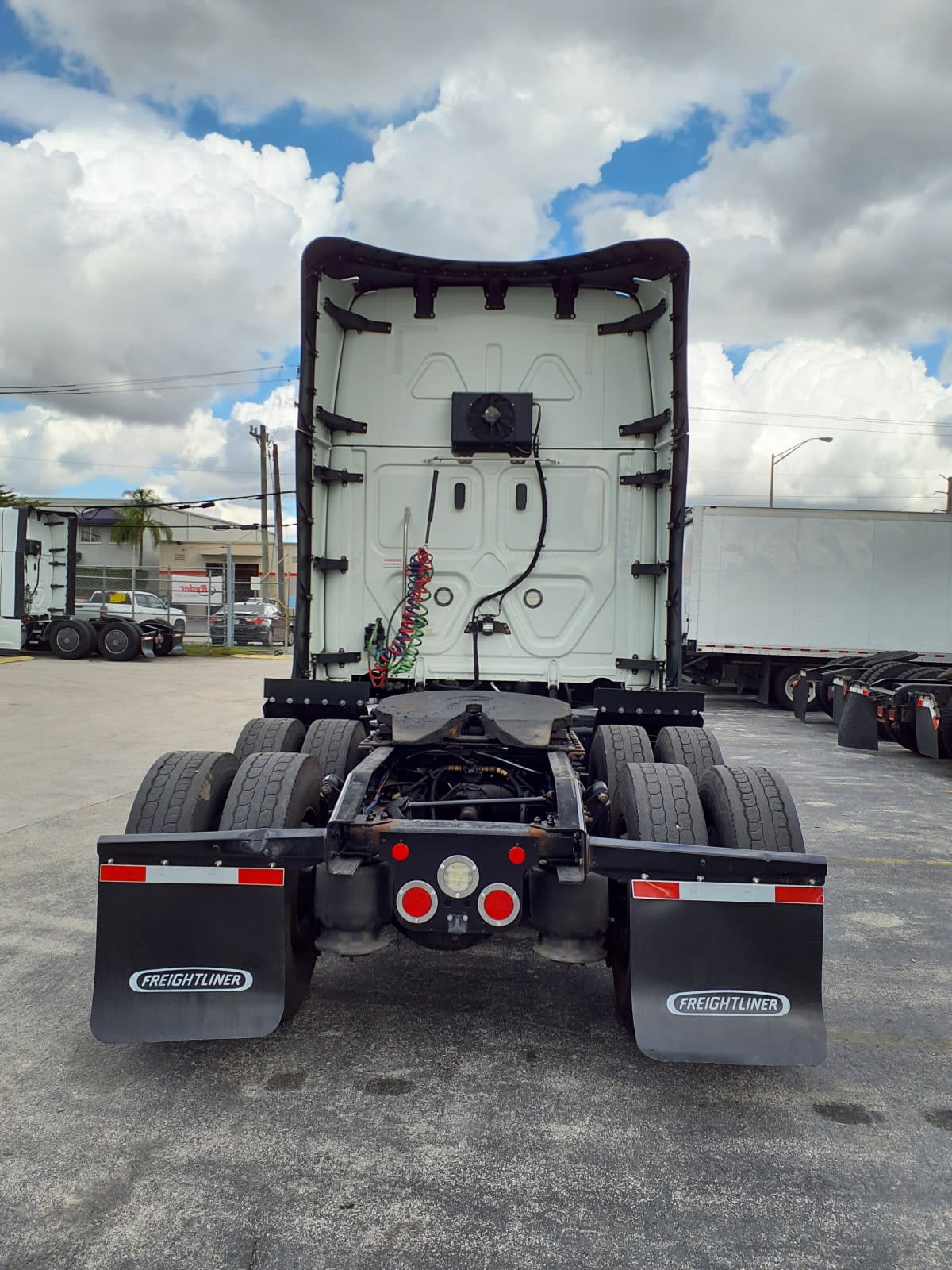 2022 Freightliner - image 5