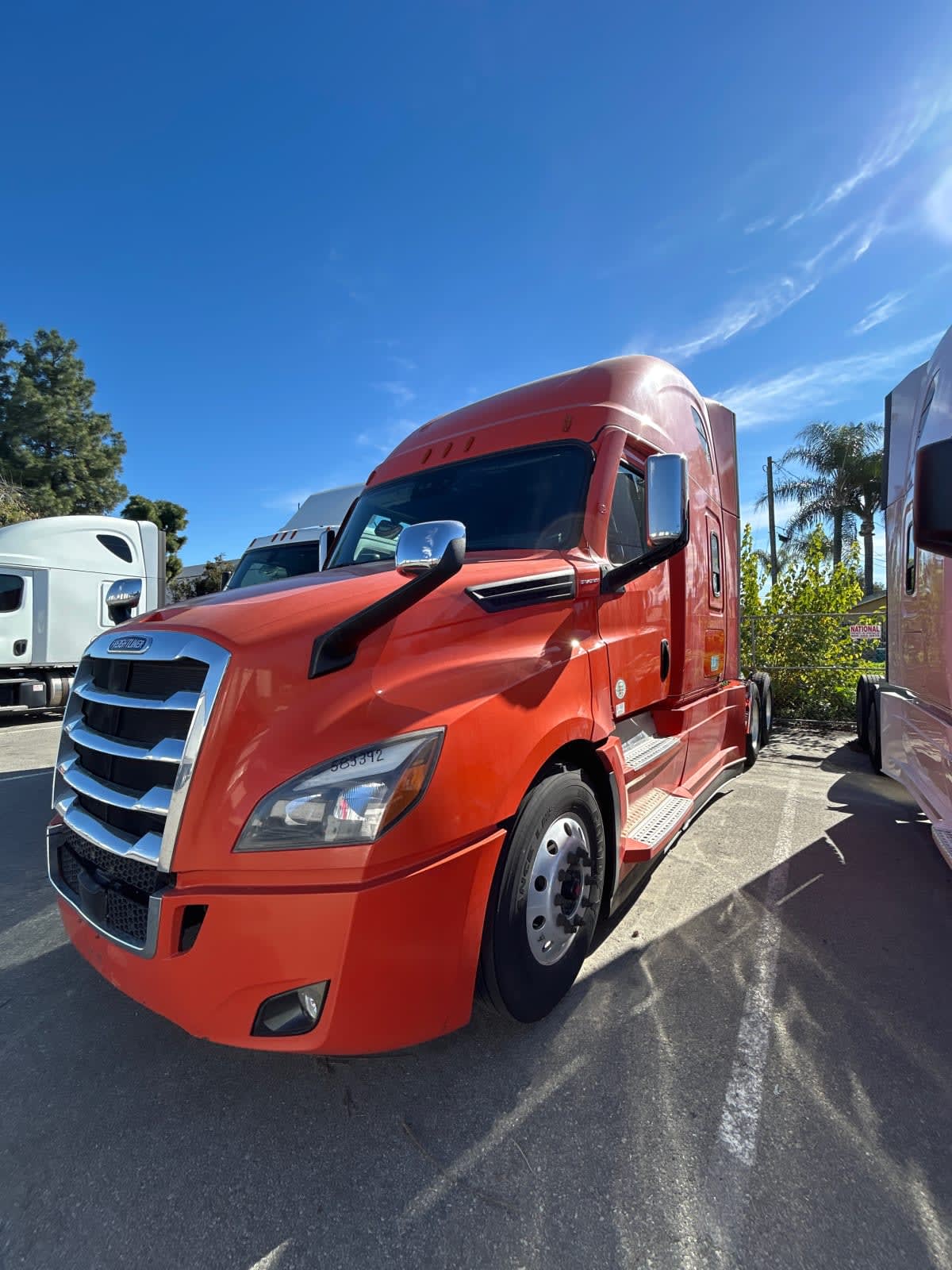 2022 Freightliner - image 3