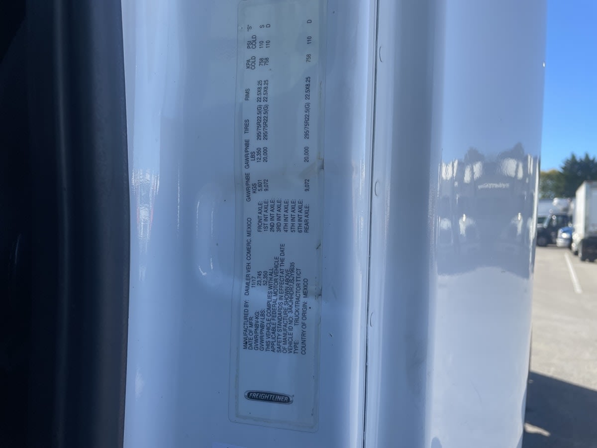 2018 Freightliner - image 11