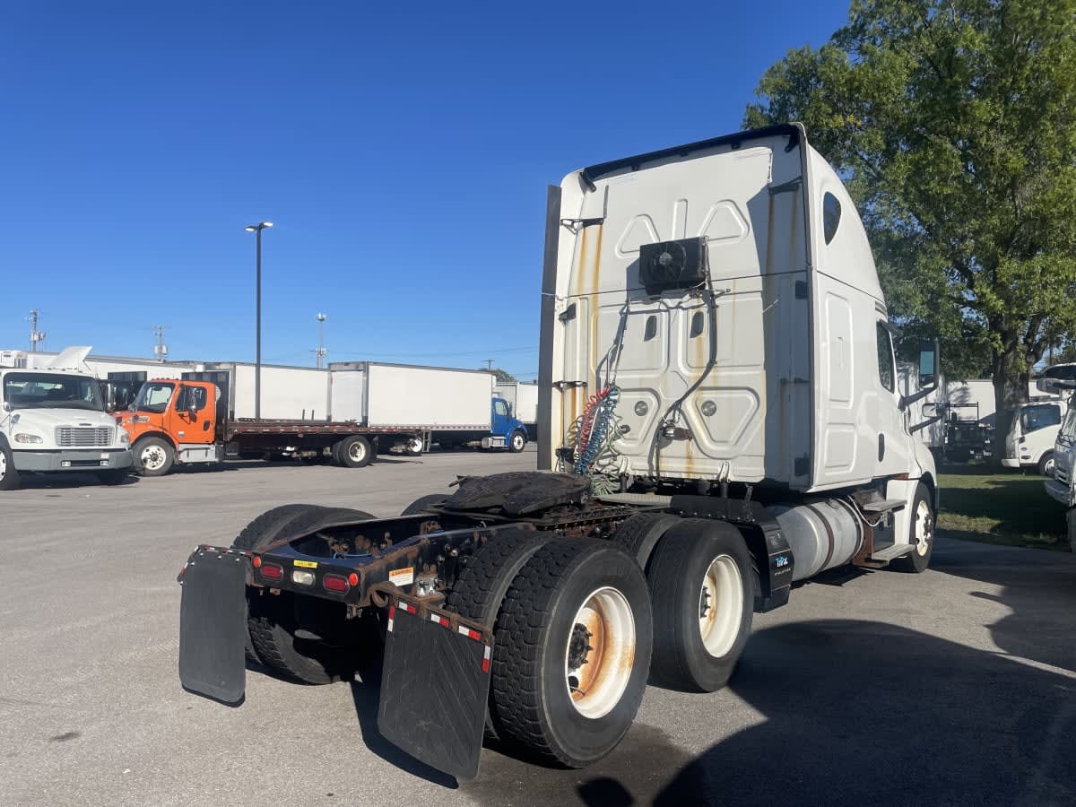 2018 Freightliner - image 4