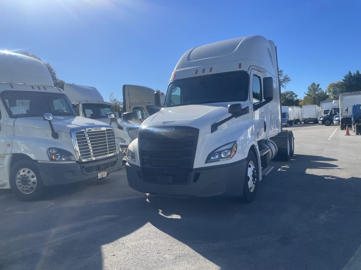 2018 Freightliner - image 2