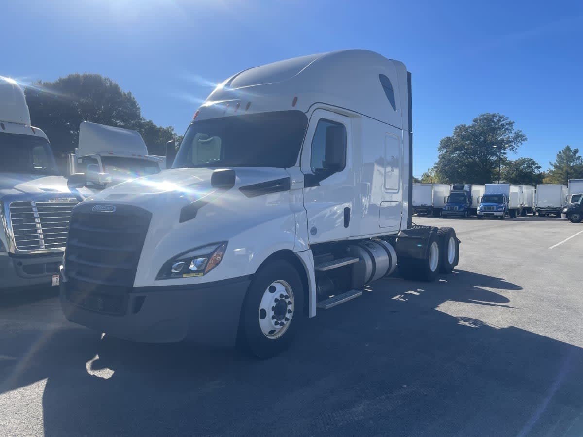 2018 Freightliner - image 1