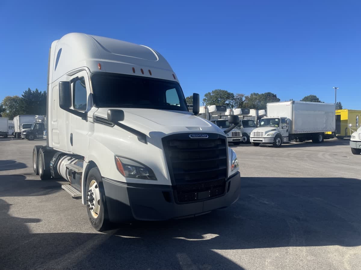 2018 Freightliner - image 3