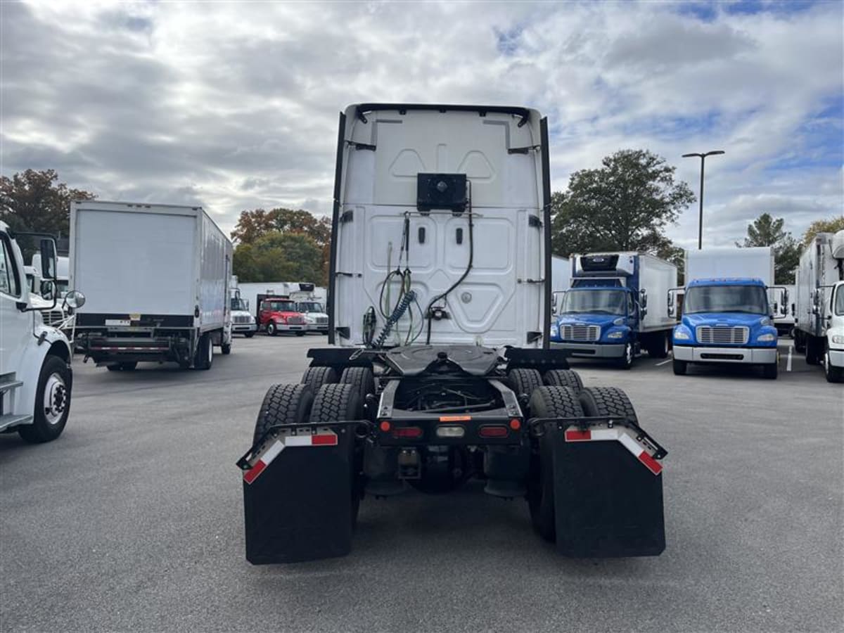 2018 Freightliner - image 5