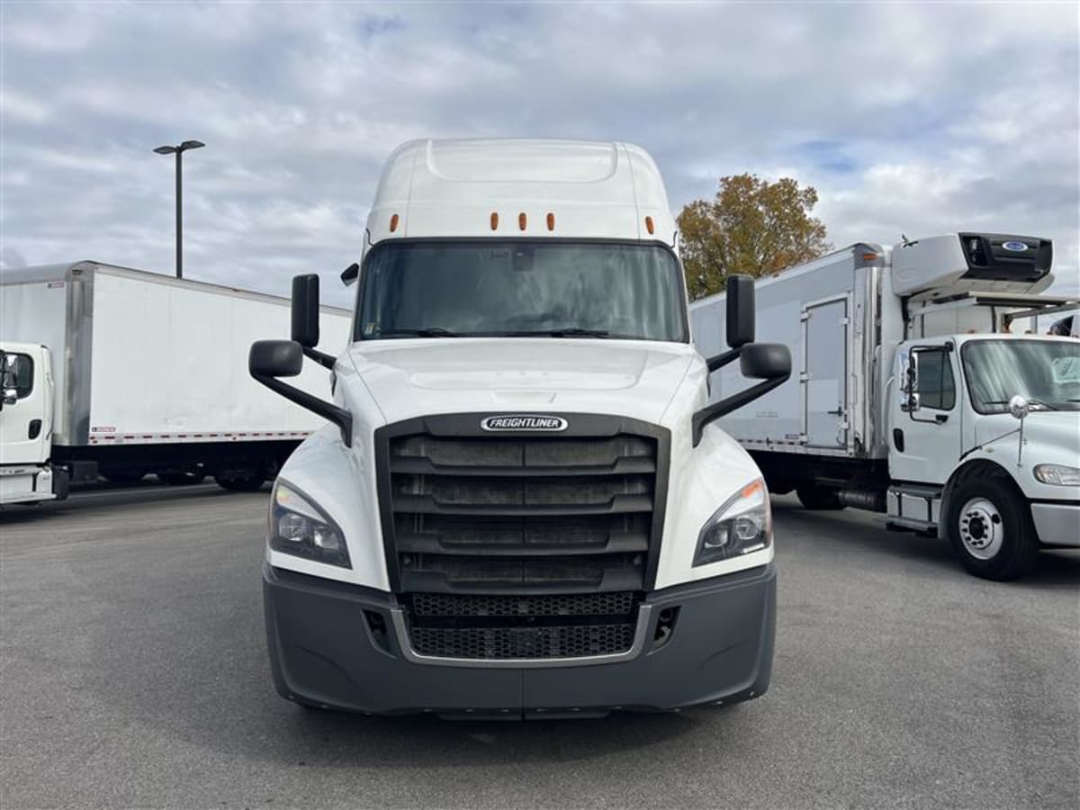 2018 Freightliner - image 2
