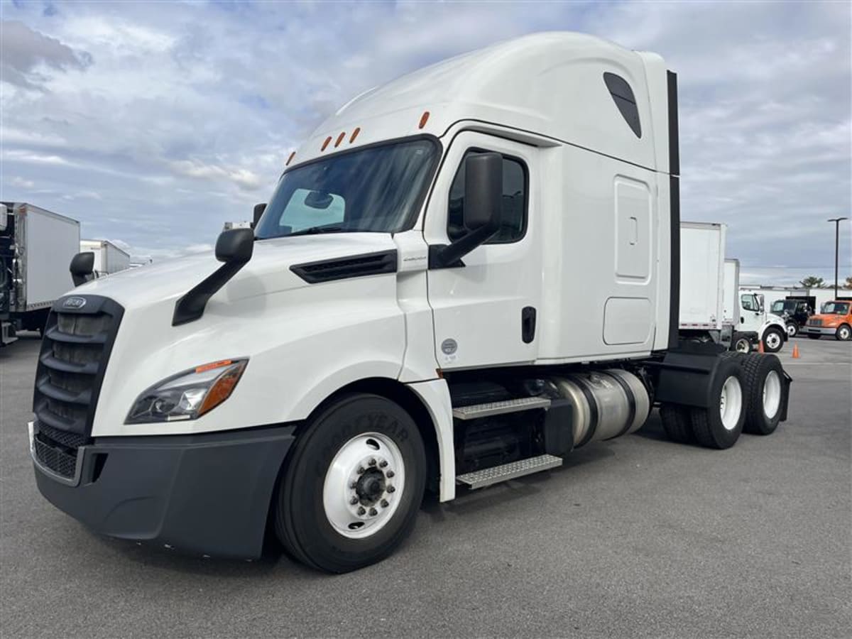 2018 Freightliner - image 1