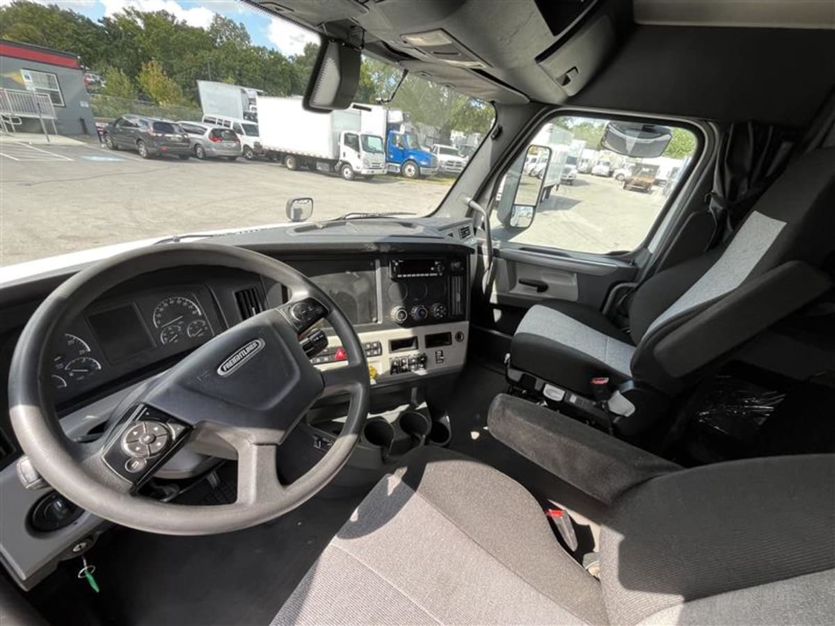 2019 Freightliner - image 7