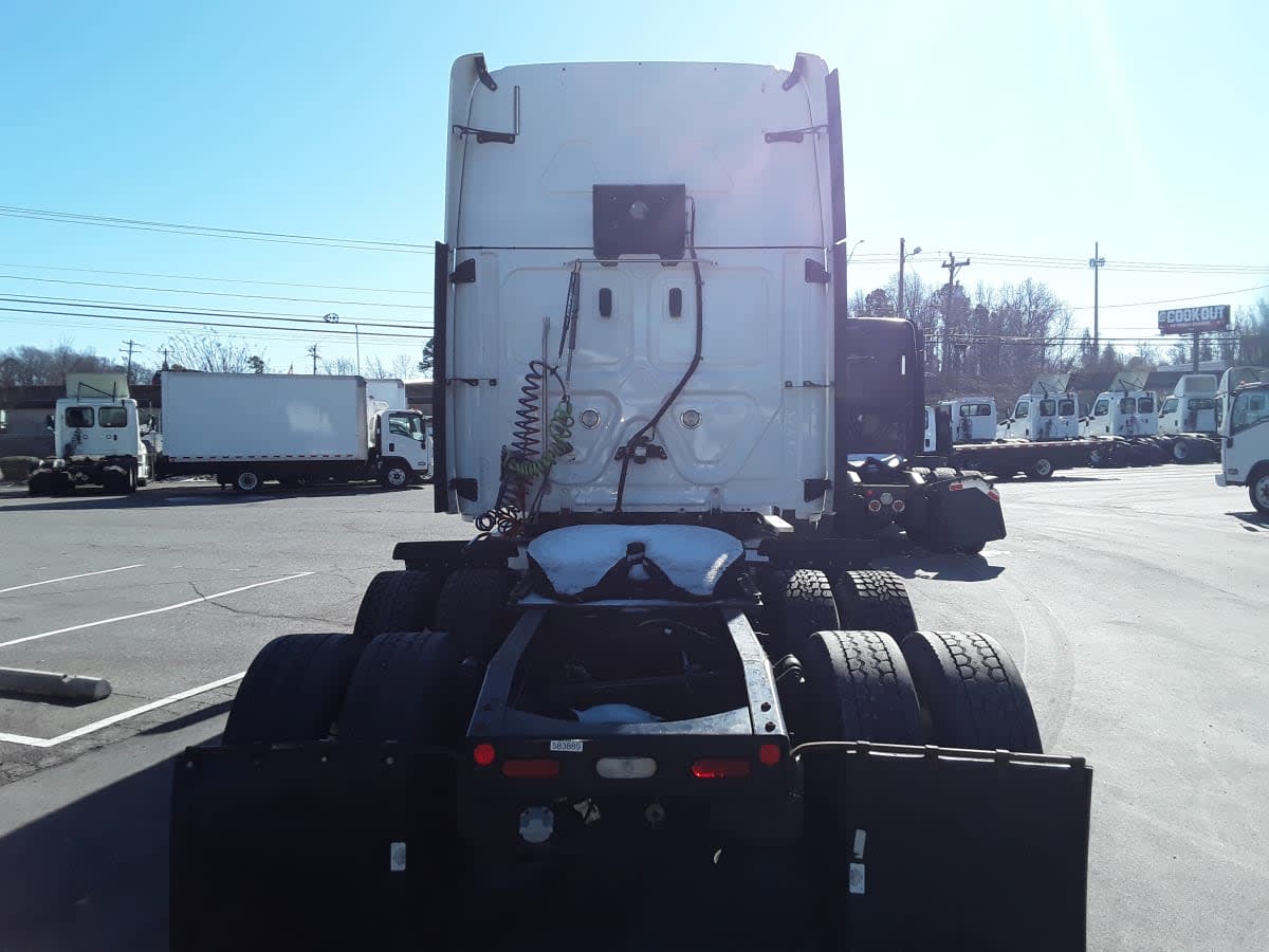 2018 Freightliner Cascadia - image 5