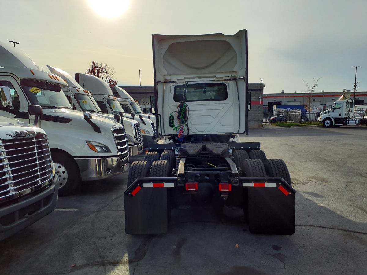 2019 Navistar International LT625 DAYCAB T/A 584689