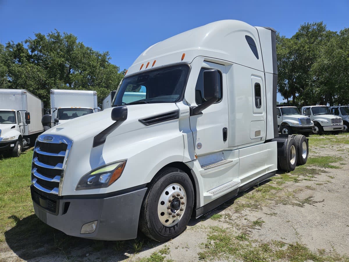 2022 Freightliner Cascadia in Orlando, FL