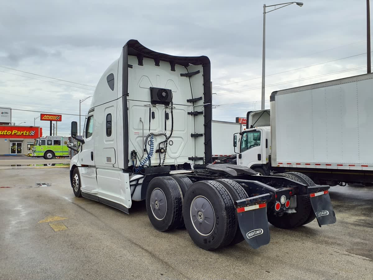 2022 Freightliner - image 6