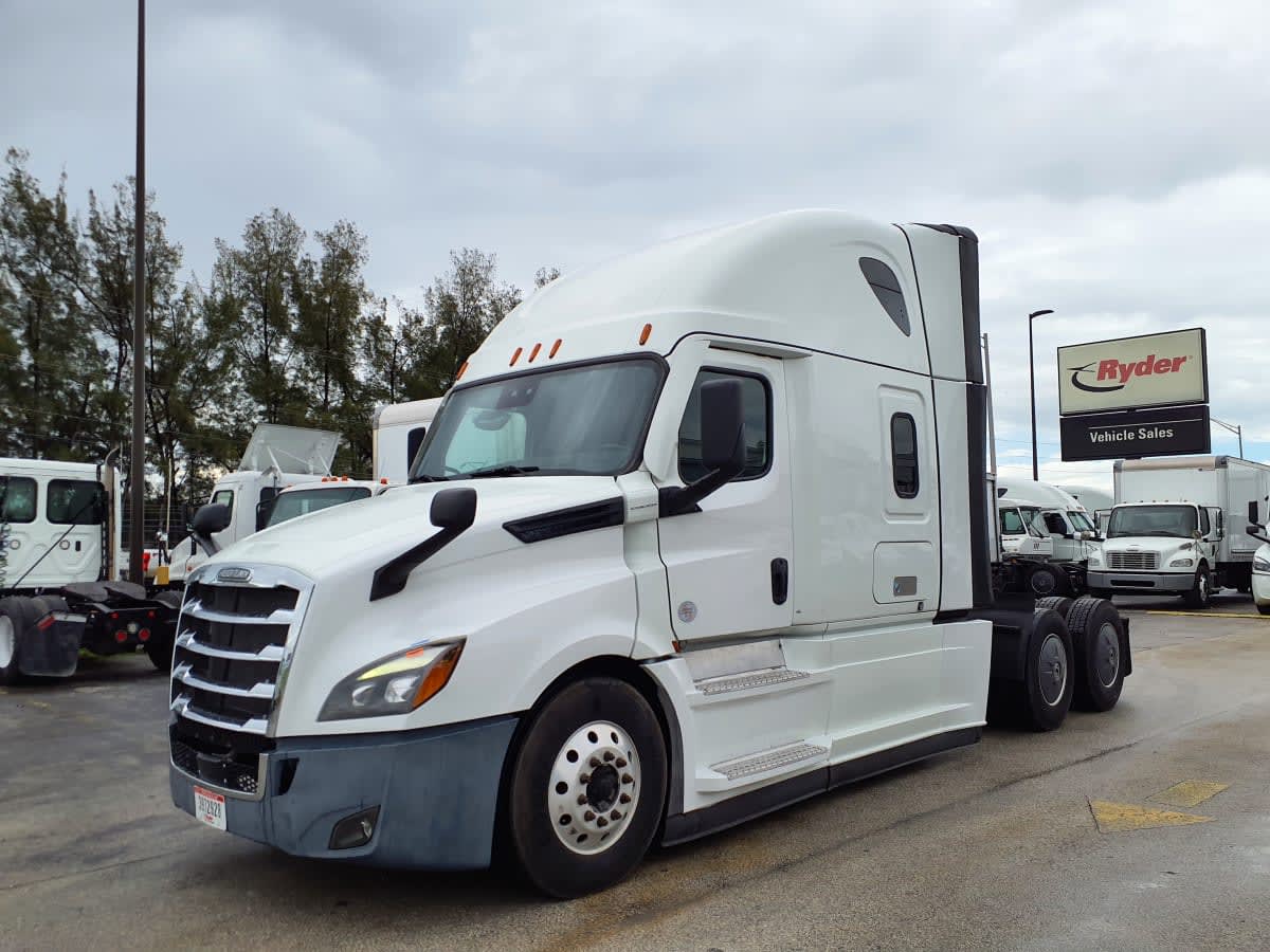 2022 Freightliner - image 1