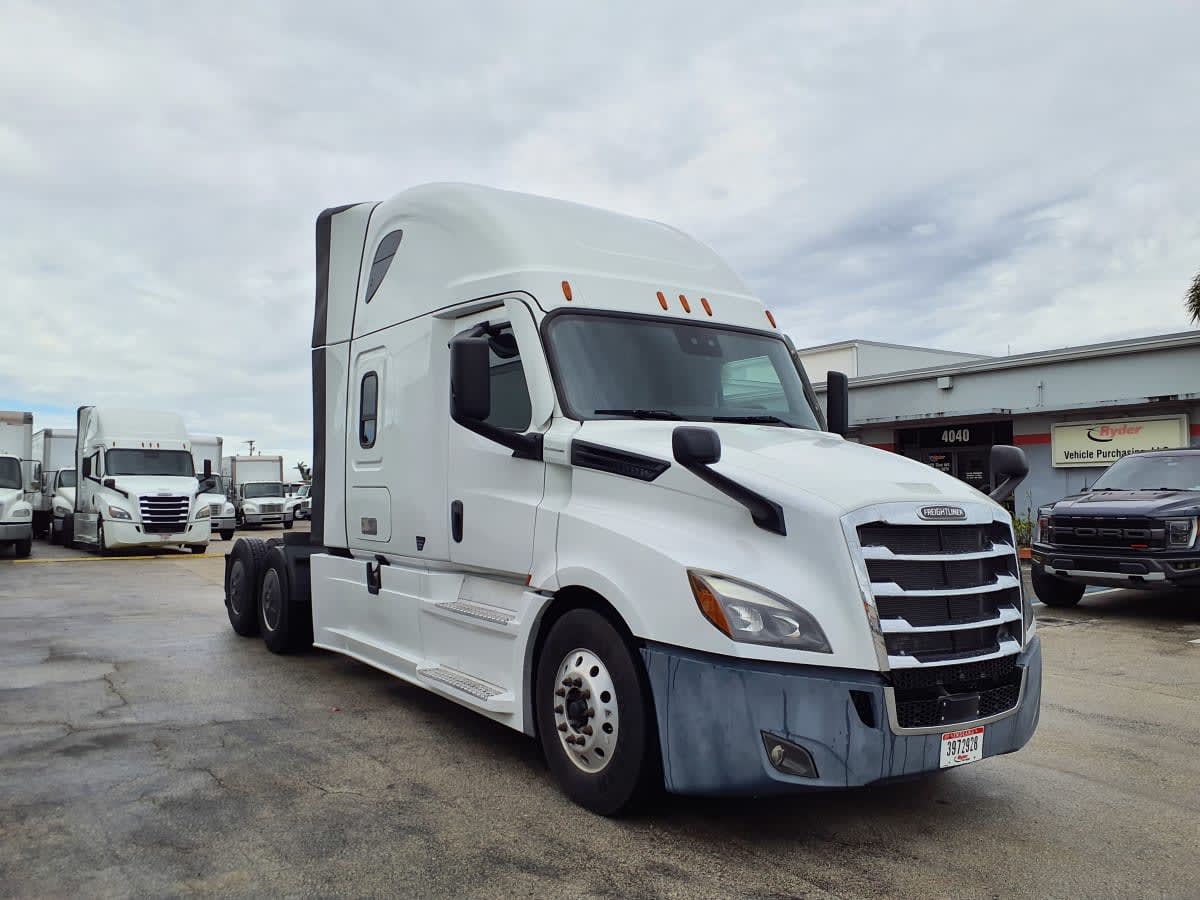 2022 Freightliner - image 3