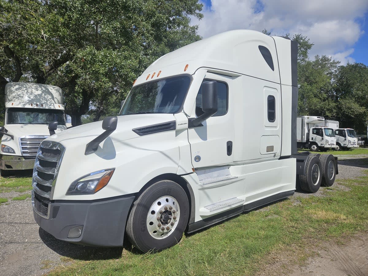 2022 Freightliner Cascadia in Orlando, FL