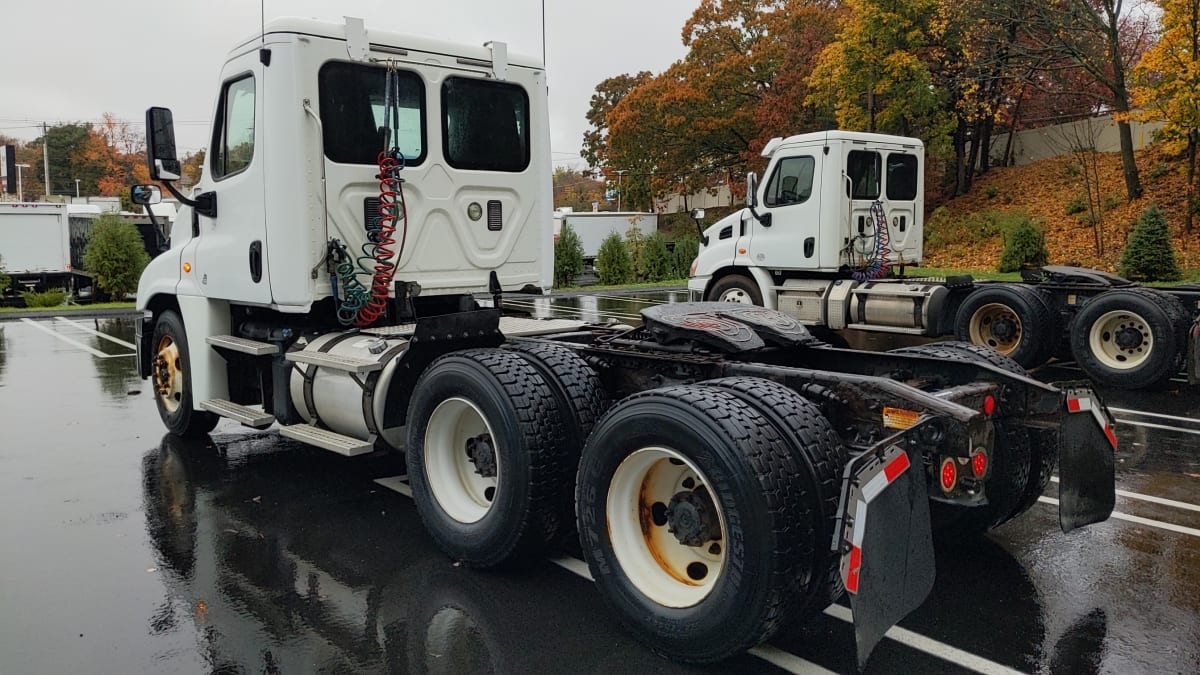 2015 Freightliner/Mercedes CASCADIA 125 585118