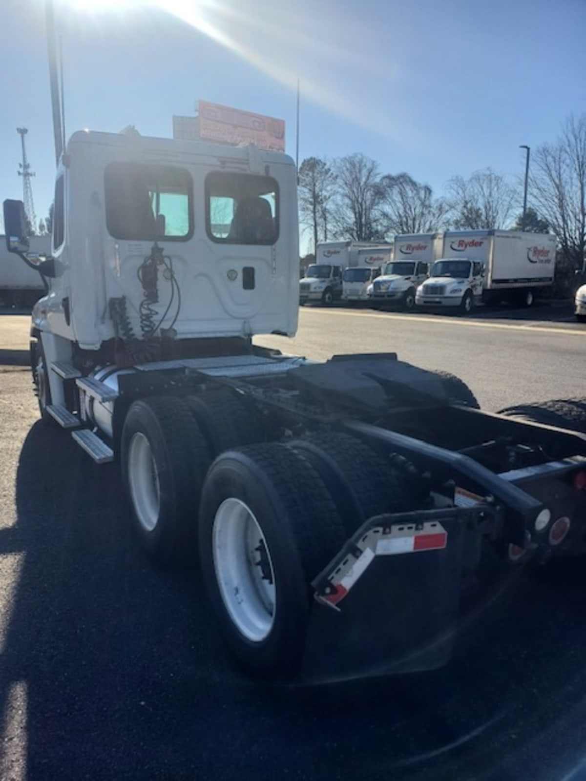 2015 Freightliner/Mercedes CASCADIA 125 585189