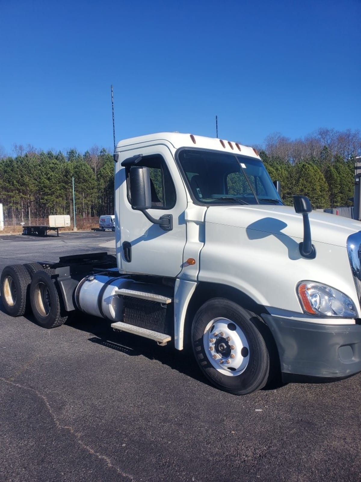 2015 Freightliner/Mercedes CASCADIA 125 585189