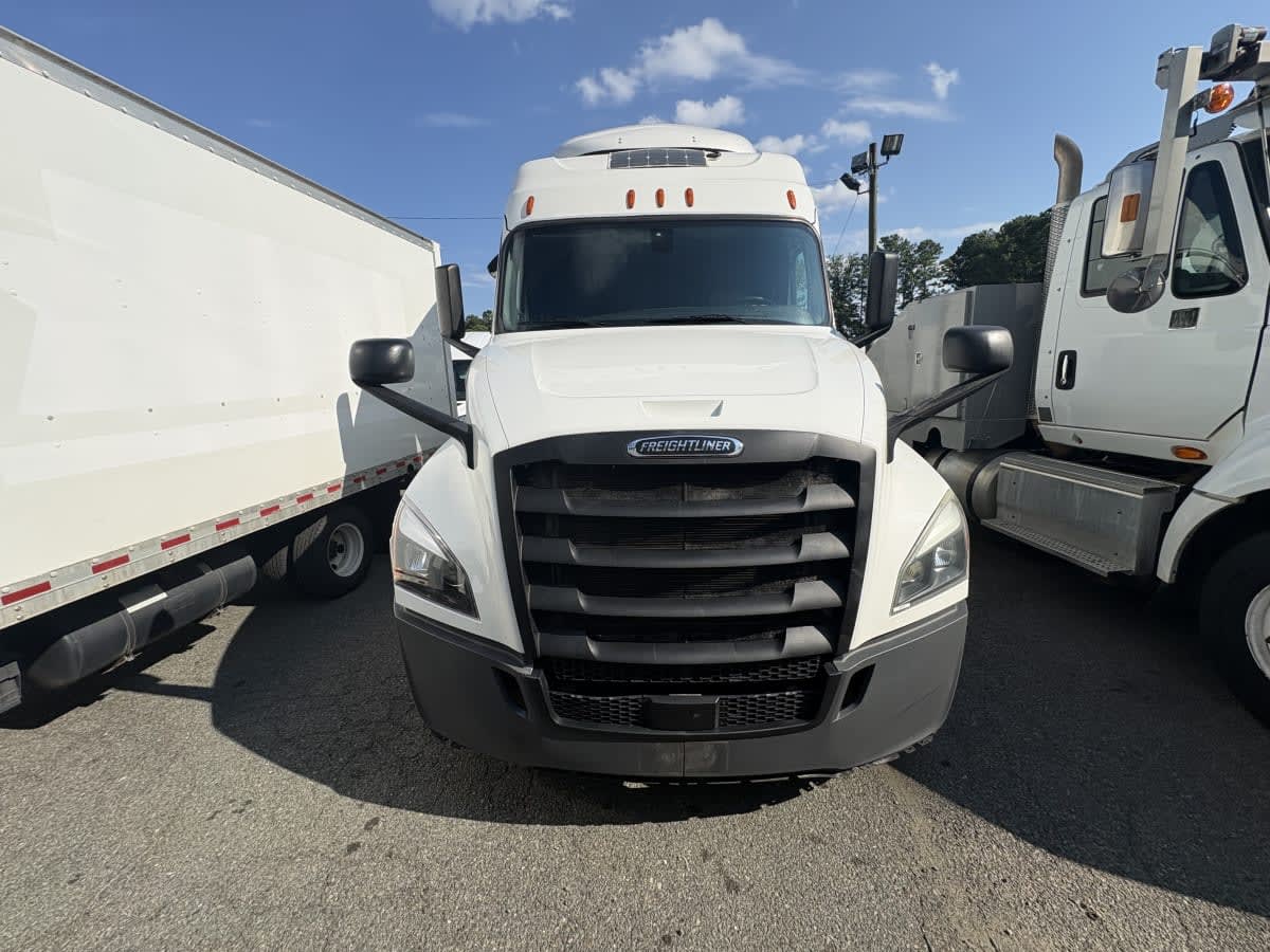 2019 Freightliner Cascadia in Ashland, VA — photo 2